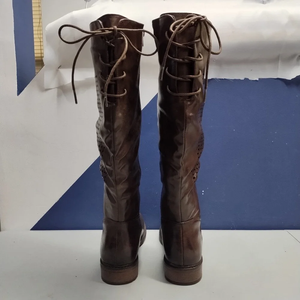 Barcelona-6 Boots‎ Womens Size 8.5W Brown Leather Waterproof Round Toe Side Zip